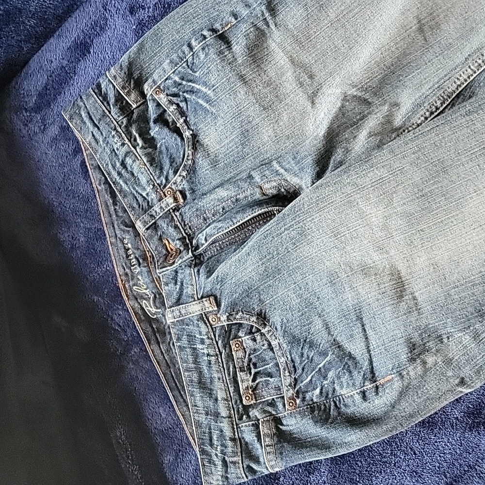 Jeans - Picture 3 of 4